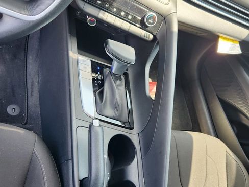 Used 2024 Hyundai Elantra SEL FWD image 20