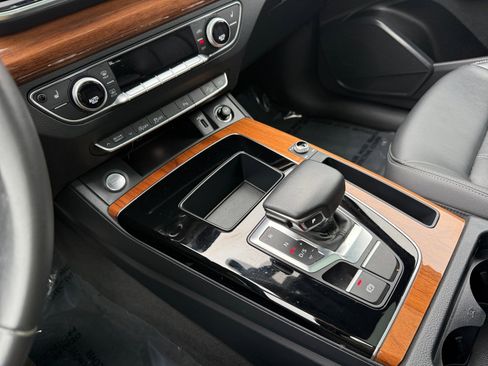 Used 2023 Audi Q5 2.0T Premium w/ Convenience Package image 13