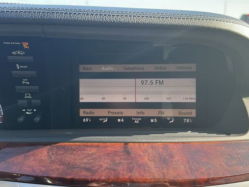 Used 2011 Mercedes-Benz S 550 image 25