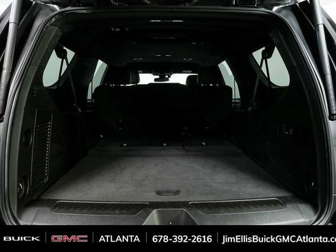 Used 2022 Chevrolet Suburban LT w/ Luxury Package image 32