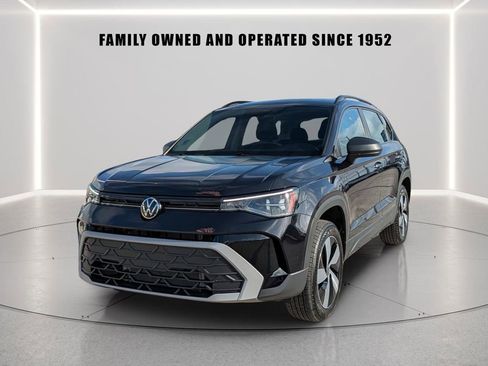 Used 2025 Volkswagen Taos S AWD/4WD image 2