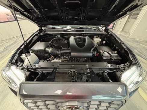 Used 2021 Toyota Tacoma TRD Off-Road image 57