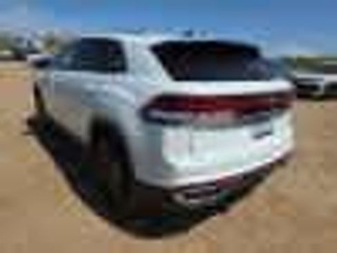 Used 2024 Volkswagen Atlas Cross Sport SE w/ Panoramic Sunroof Package FWD image 6