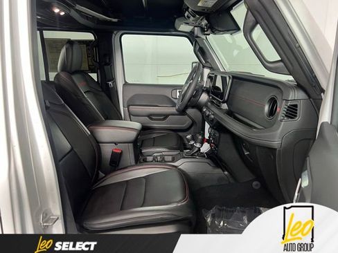 Used 2025 Jeep Gladiator Rubicon AWD/4WD image 21