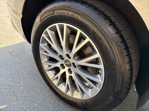 Used 2024 Genesis GV80 2.5T image 35