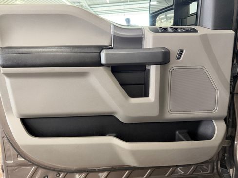 Used 2018 Ford F150 XLT w/ Equipment Group 302A Luxury AWD/4WD image 21
