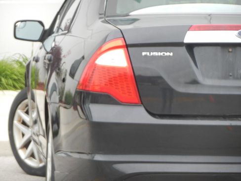 Used 2011 Ford Fusion SEL FWD image 1