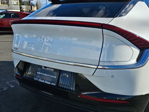 Certified 2022 Kia EV6 Wind w/ Wind Technology Package image 16