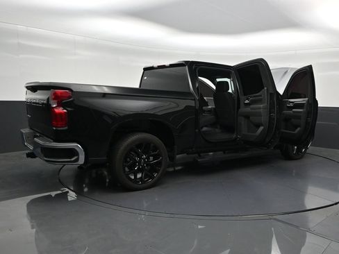 Used 2024 Chevrolet Silverado 1500 LT AWD/4WD image 32