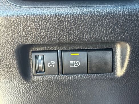 Used 2022 Toyota RAV4 LE image 20