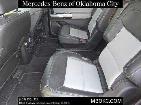Used 2022 Ford Explorer XLT w/ Equipment Group 202A AWD/4WD image 21