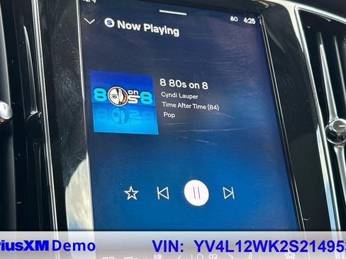 Used 2025 Volvo V60 B5 Cross Country Plus image 33