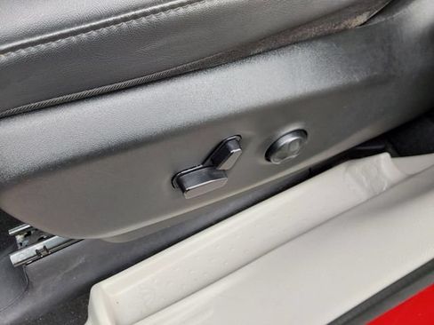 Used 2024 Chrysler Pacifica Touring-L FWD image 20