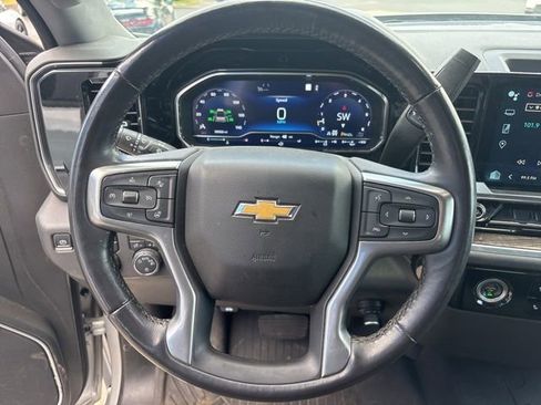 Used 2022 Chevrolet Silverado 1500 LT w/ Z71 Off-Road Package AWD/4WD image 17