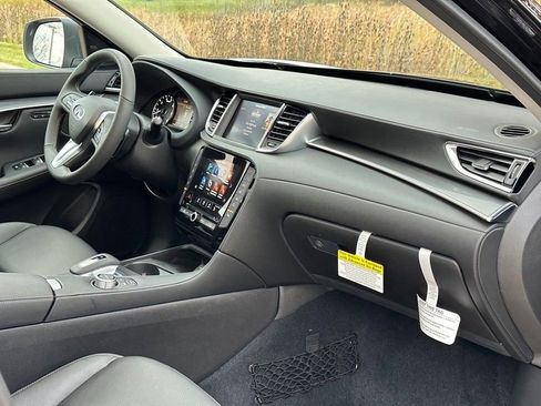 Used 2025 INFINITI QX50 Luxe w/ Accent Package image 28