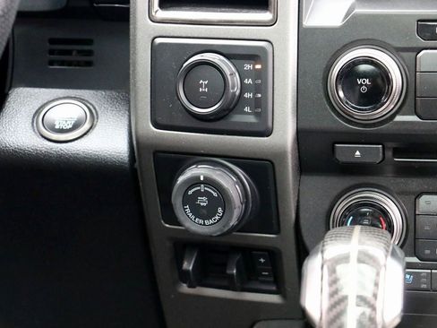 Used 2018 Ford F150 Raptor w/ Equipment Group 802A Luxury image 32