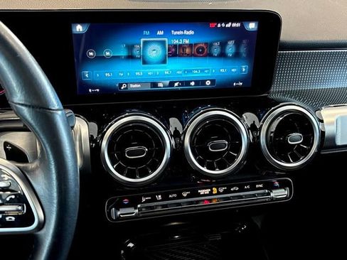 Certified 2022 Mercedes-Benz GLB 250 image 21