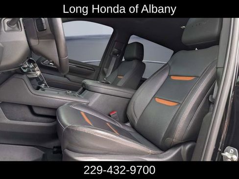 Used 2025 GMC Sierra 2500 AT4 w/ AT4 Premium Plus Package AWD/4WD image 16