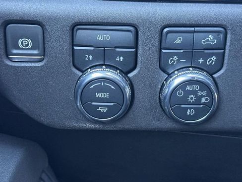 Used 2025 GMC Sierra 1500 SLT image 19