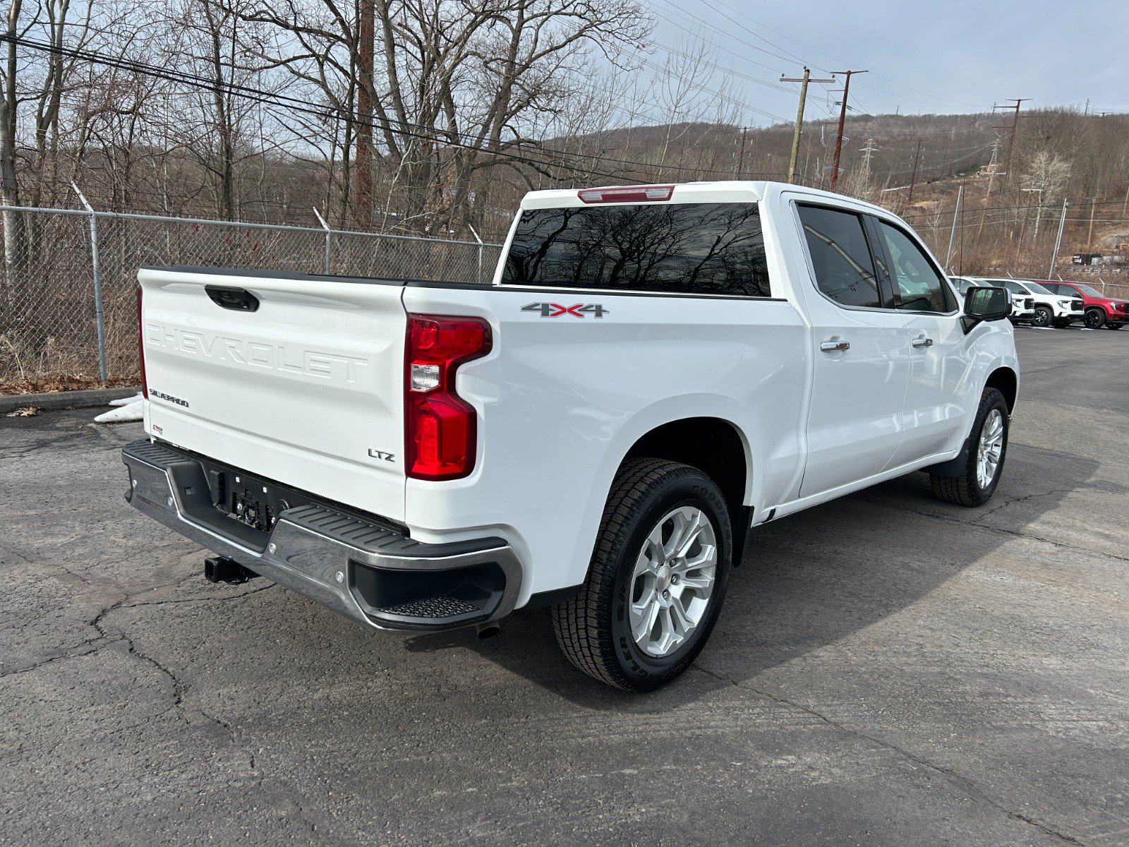 Used 2023 Chevrolet Silverado 1500 LTZ AWD/4WD image 5
