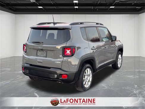 Used 2022 Jeep Renegade Latitude w/ Convenience Group image 5