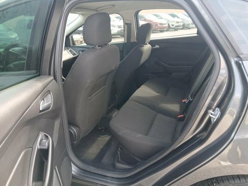 Used 2017 Ford Focus SE FWD image 11