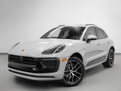 Used 2025 Porsche Macan image 1