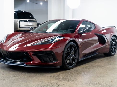 Used 2020 Chevrolet Corvette Stingray Premium Cpe w/ 3LT Preferred Equipment Group image 3