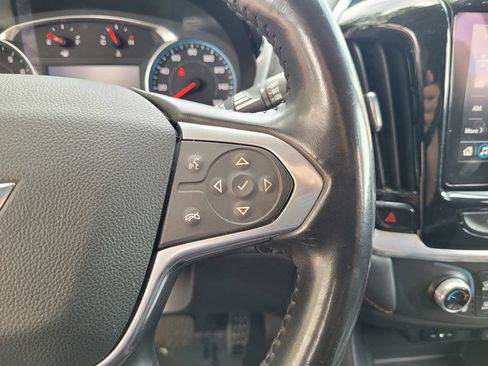 Used 2021 Chevrolet Traverse LT FWD image 23