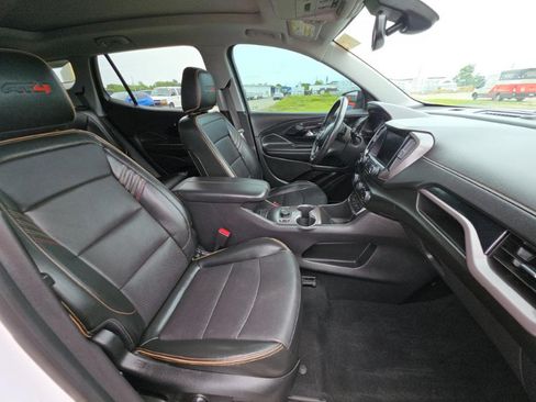 Used 2022 GMC Terrain AT4 AWD/4WD image 3