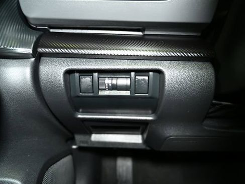 Used 2025 Subaru Crosstrek 2.0i Premium image 39