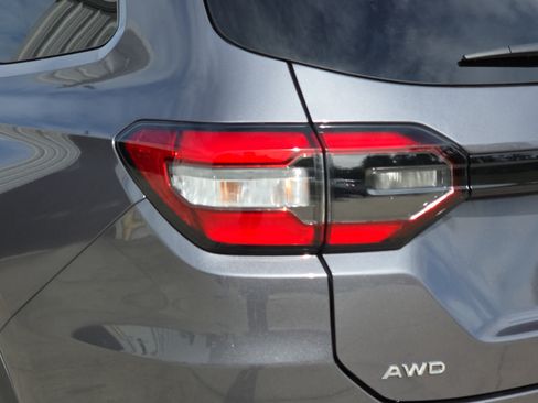 Used 2025 Honda Pilot EX-L image 32