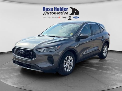 Used 2023 Ford Escape Active w/ Tech Pack #2 FWD image 1