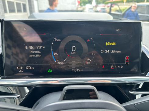 Used 2025 GMC Sierra EV Denali AWD/4WD image 19