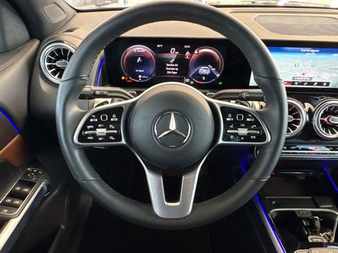 Used 2023 Mercedes-Benz GLB 250 4MATIC image 27