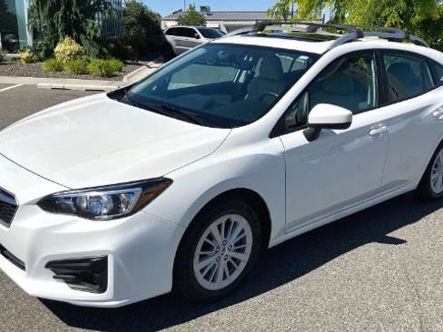 Used 2018 Subaru Impreza 2.0i Premium w/ Popular Package #2 AWD/4WD image 7