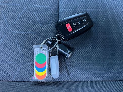 Used 2025 Toyota RAV4 XLE image 22