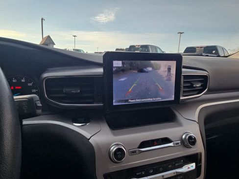 Used 2023 Ford Explorer XLT w/ Equipment Group 202A image 15