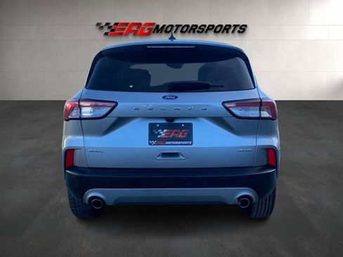 Used 2022 Ford Escape SEL image 9