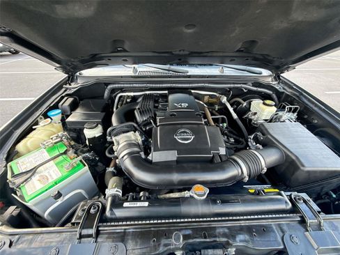 Used 2014 Nissan Frontier SL w/ SL Moonroof Package AWD/4WD image 38