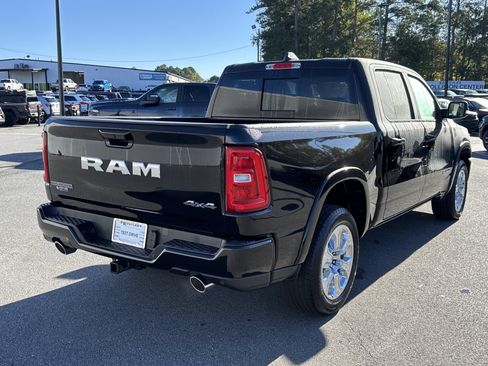 New 2026 RAM 1500 Big Horn AWD/4WD image 8