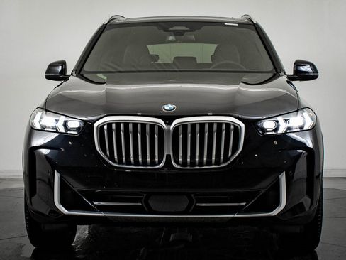 New 2026 BMW X5 xDrive40i w/ Climate Comfort Package image 2