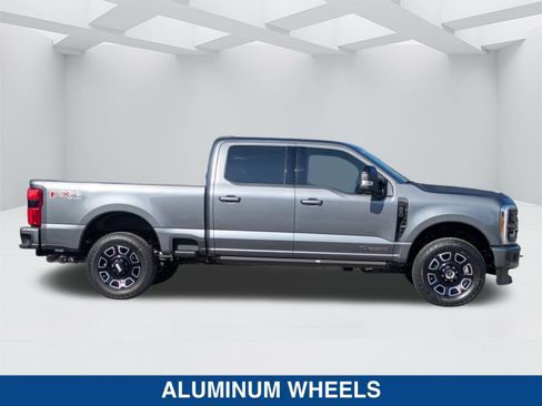 New 2026 Ford F250 Platinum w/ FX4 Off-Road Package image 3
