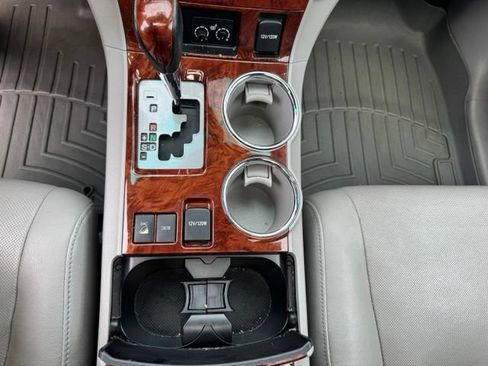Used 2012 Toyota Highlander Limited w/ Tow Pkg AWD/4WD image 18