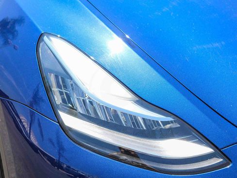 Used 2023 Tesla Model Y Long Range AWD/4WD image 6