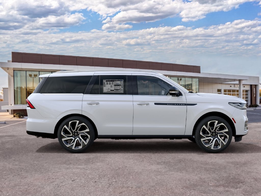 New 2027 Lincoln Navigator Black Label AWD/4WD image 5