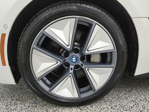 Used 2023 BMW i4 eDrive35 RWD image 34