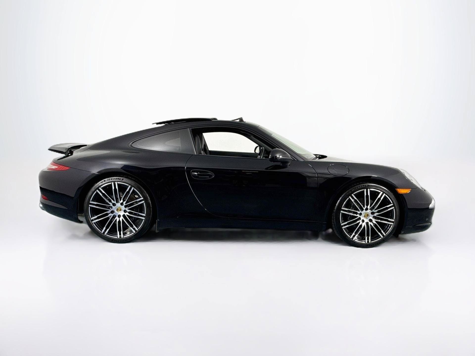 Used 2016 Porsche 911 Carrera Black Edition RWD image 4
