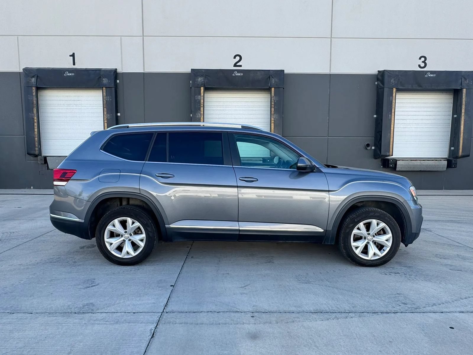 Used 2018 Volkswagen Atlas SEL AWD/4WD image 6