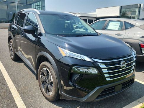 Used 2026 Nissan Rogue SV w/ SV Premium Package AWD/4WD image 3